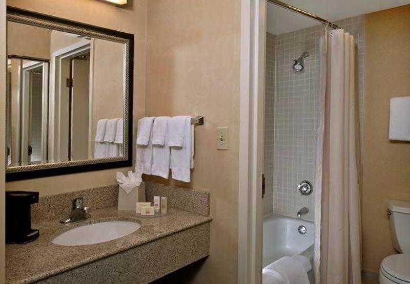 คอร์ทยาร์ด ชาร์ลอตต์ แอร์โรว์วู้ด Hotel ชาร์ล็อต ห้อง รูปภาพ